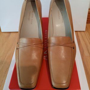 New Anne Klein Flexology Camel colored heels